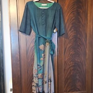 Beautiful Green Floral Green Dress - Size XL.